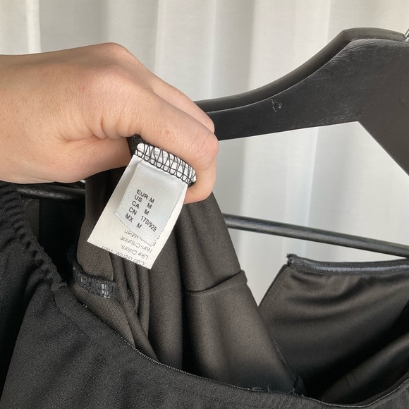 V Neck Jumpsuit Size Medium - Worn Once - Picture 6 of 6